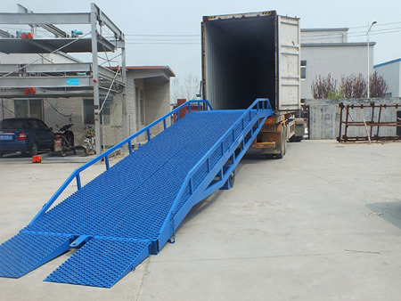 西(xi)安固定(ding)式登車(che)橋-銅川(chuan)登車橋(qiao)多少錢(qian)-銅川登(deng)車橋價(jia)格