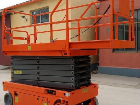 自(zi)行走升(sheng)降機