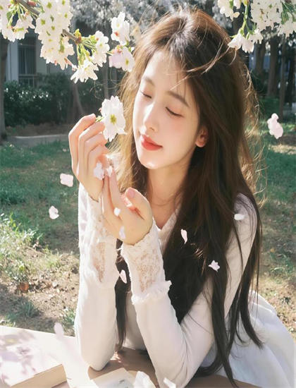 《美女特工队》与当代文化：细节的精心设计与隐藏寓意 探索文化表达的多种形式